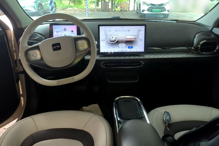 Used JAC Yiwei 3 2023 505km Air Center Console