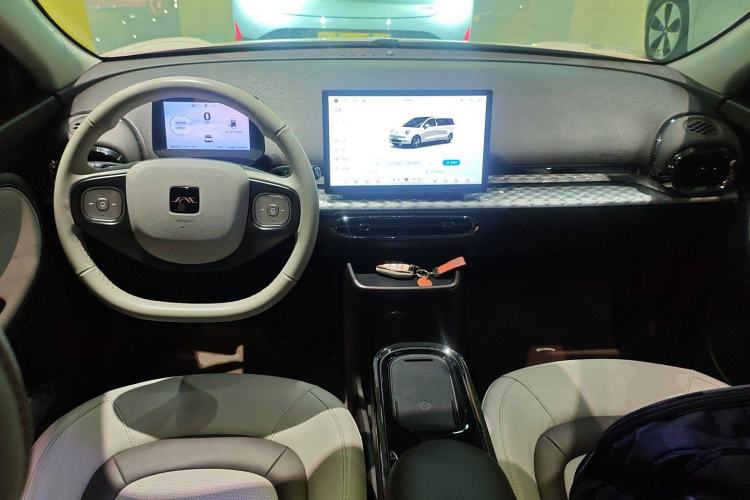 Used JAC Yiwei 3 2023 405km Pro Center Console