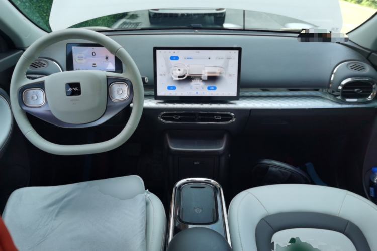 Used JAC Yiwei 3 2023 405km Air Center Console