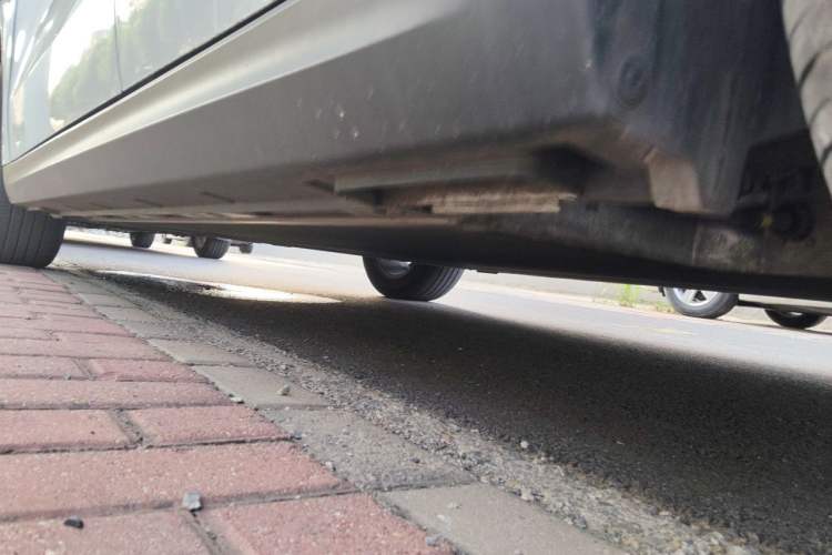 Used JAC Yiwei 3 2023 405km Air Chassis Rear Left