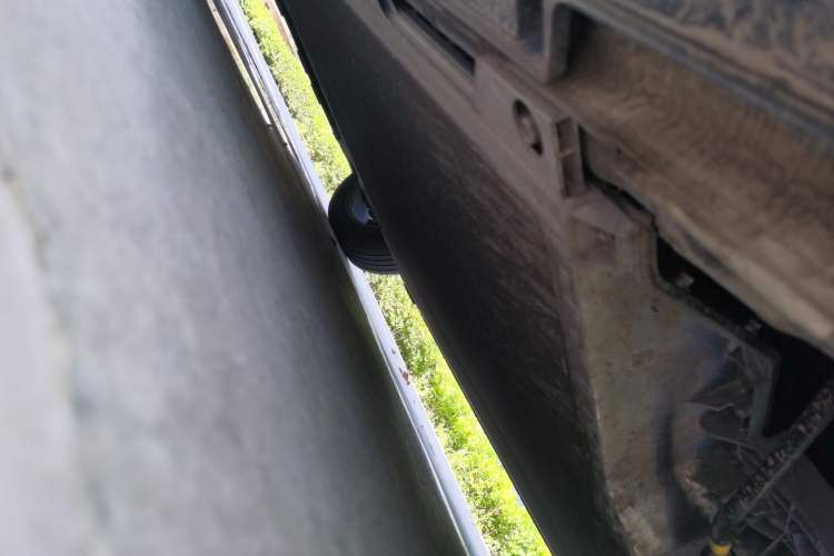 Used JAC Yiwei 3 2023 405km Air Chassis Rear Left