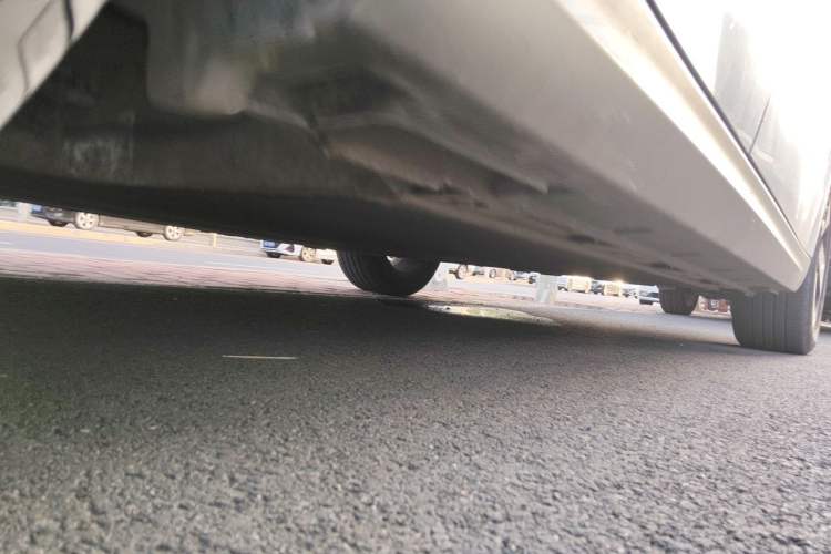 Used JAC Yiwei 3 2023 405km Air Chassis Rear Right
