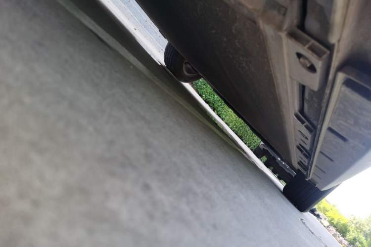 Used JAC Yiwei 3 2023 405km Air Chassis Rear Right