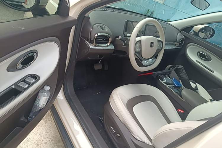 Used JAC Yiwei 3 2023 505km Air Driver Seat