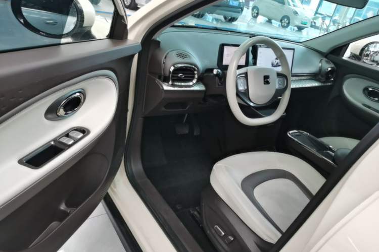 Used JAC Yiwei 3 2023 405km Air Driver Seat