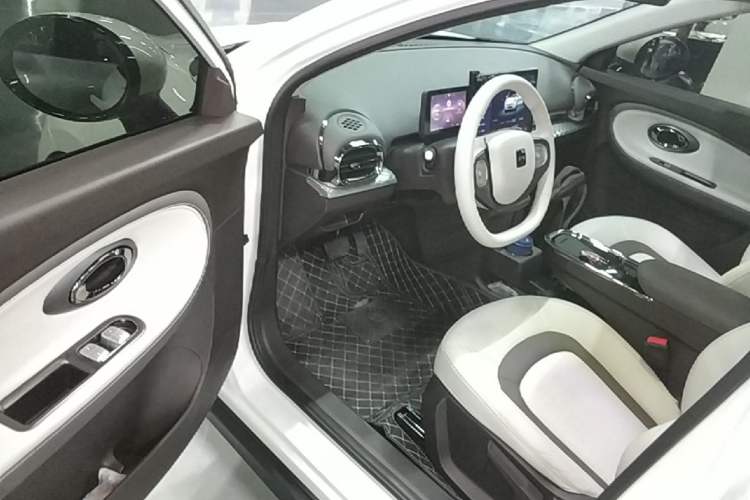 Used JAC Yiwei 3 2023 505 km Championship Edition Driver Seat