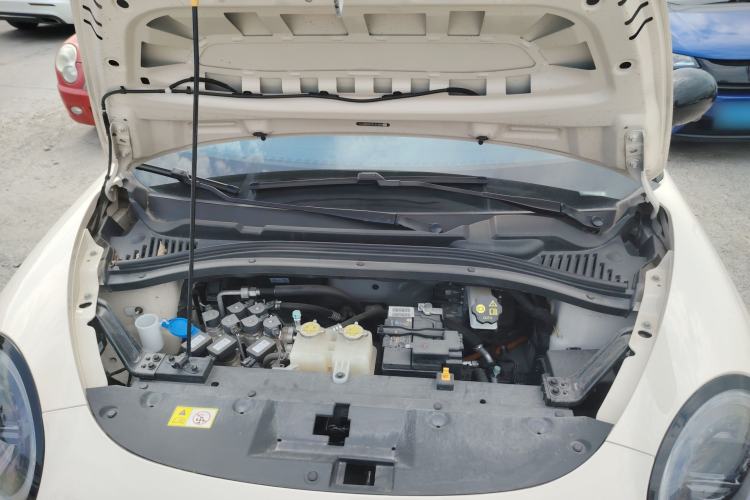 Used JAC Yiwei 3 2023 505km Pro Engine Bay