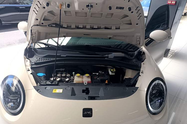 Used JAC Yiwei 3 2023 505km Air Engine Bay