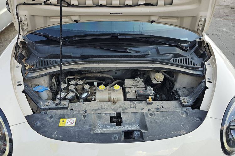 Used JAC Yiwei 3 2023 505km Pro Engine Bay