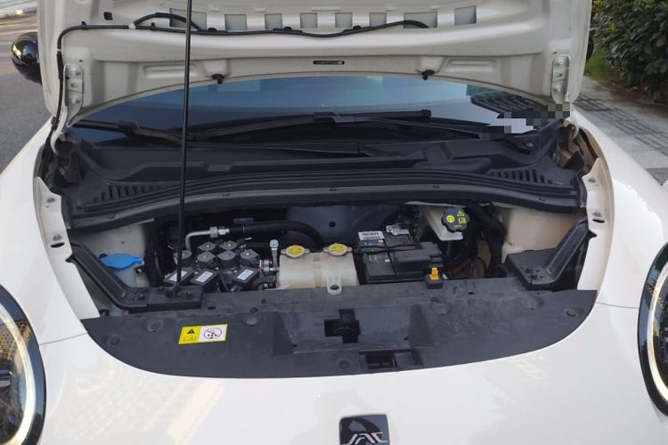 Used JAC Yiwei 3 2023 505km Pro Engine Bay