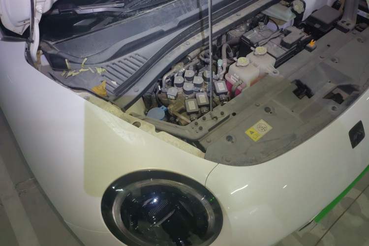 Used JAC Yiwei 3 2023 405km Lite Engine Bay Right