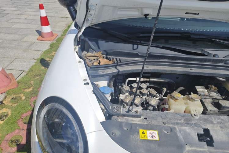 Used JAC Yiwei 3 2023 405km Lite Engine Bay Right