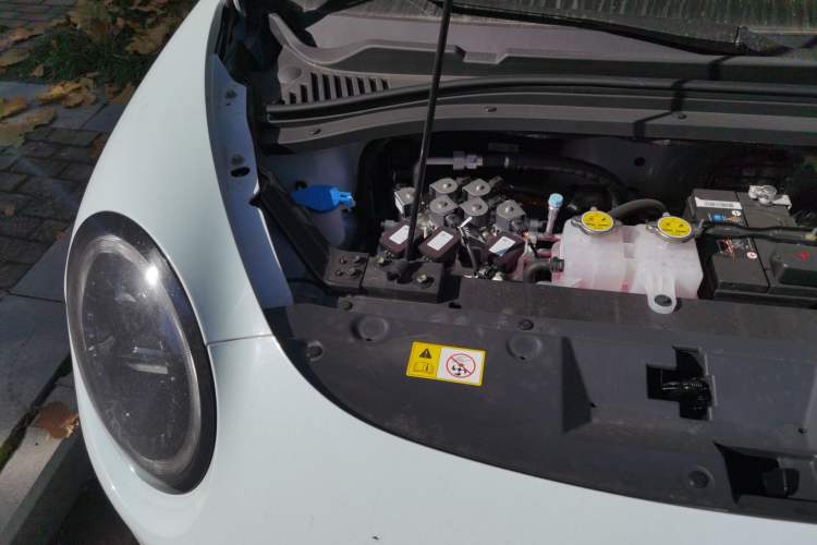 Used JAC Yiwei 3 2023 505 km Championship Edition Engine Bay Right