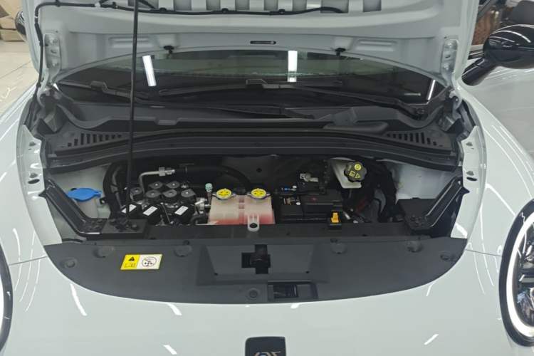 Used JAC Yiwei 3 2023 505 km Championship Edition Engine Bay