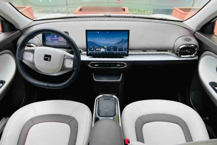 Used JAC Yiwei 3 2023 405km Air Exterior 1