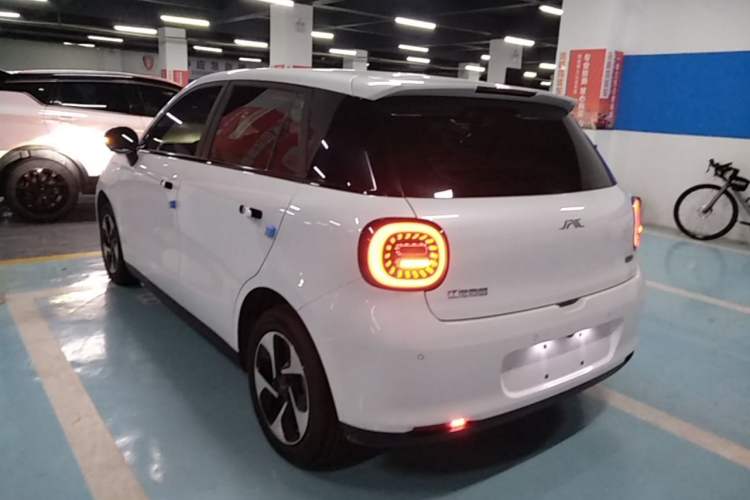 Used JAC Yiwei 3 2023 405km Air Exterior 2