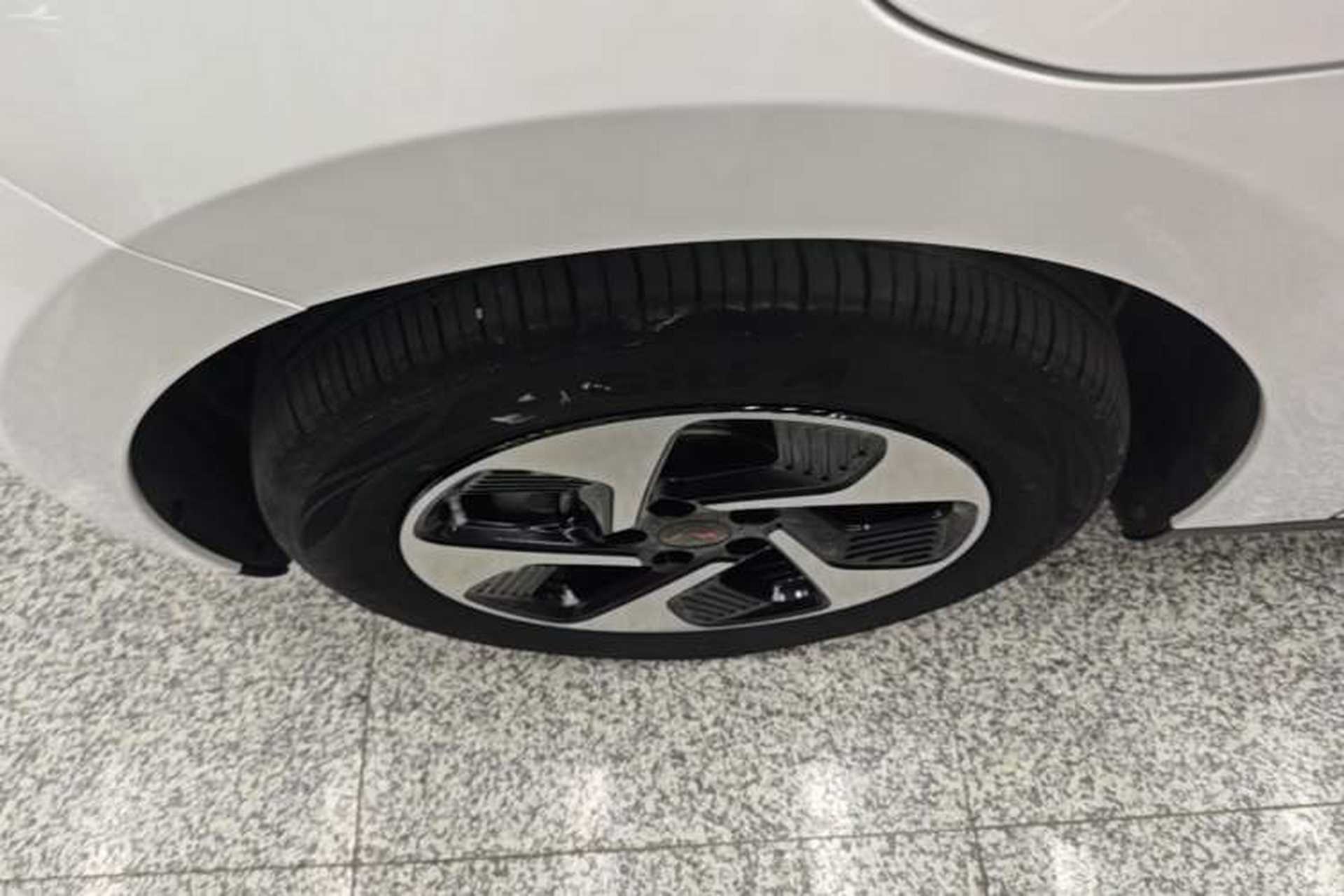 Used JAC Yiwei 3 2023 405km Air Exterior 4
