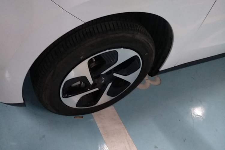 Used JAC Yiwei 3 2023 405km Air Exterior 4
