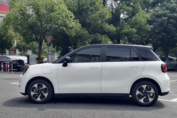 Used JAC Yiwei 3 2023 405km Lite Exterior 4