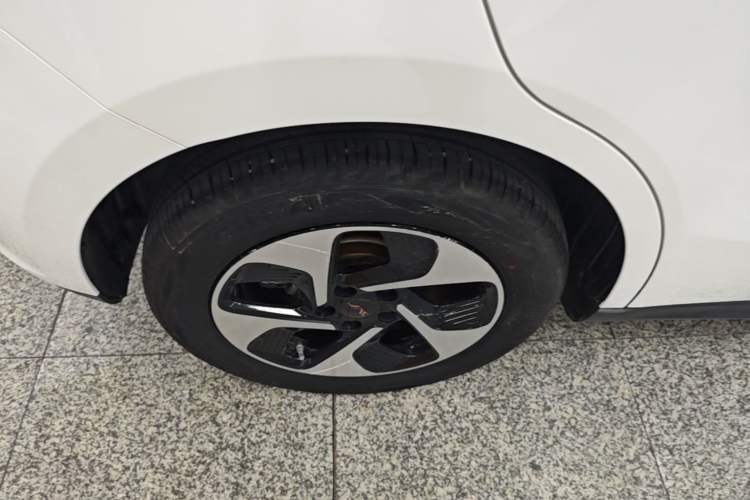 Used JAC Yiwei 3 2023 405km Air Exterior 5