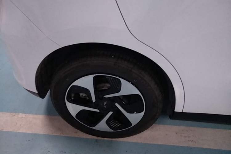 Used JAC Yiwei 3 2023 405km Air Exterior 5