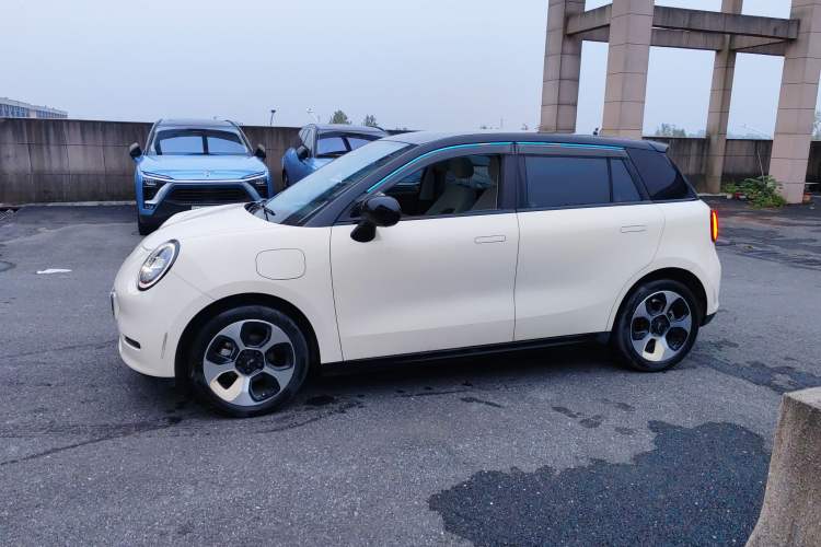Used JAC Yiwei 3 2023 505km Pro+ Exterior 8