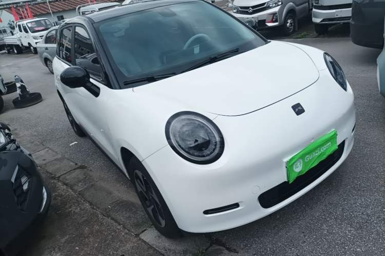 Used JAC Yiwei 3 2023 405km Lite Front Right 45 Deg