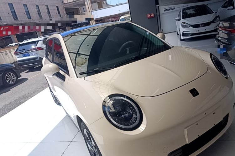 Used JAC Yiwei 3 2023 505km Air Front Right 45 Deg