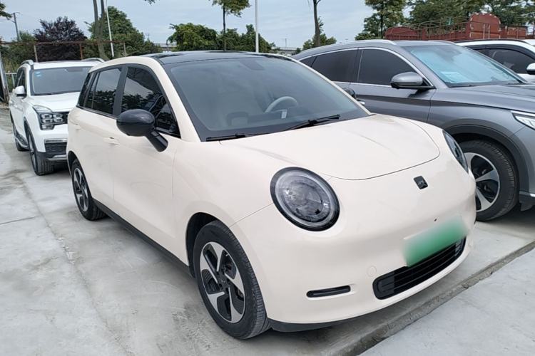 Used JAC Yiwei 3 2023 505km Air Front Right 45 Deg