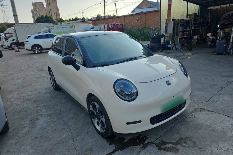 Used JAC Yiwei 3 2023 505km Pro Front Right 45 Deg
