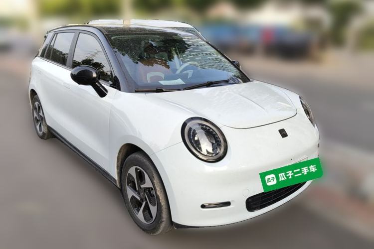 Used JAC Yiwei 3 2023 405km Air Front Right 45 Deg