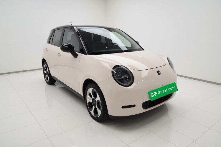 Used JAC Yiwei 3 2023 505km Pro+ Front Right 45 Deg