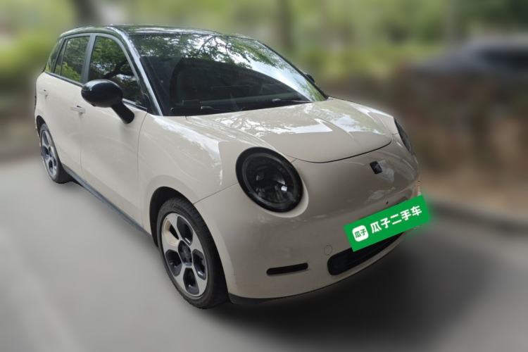 Used JAC Yiwei 3 2023 505km Pro+ Front Right 45 Deg