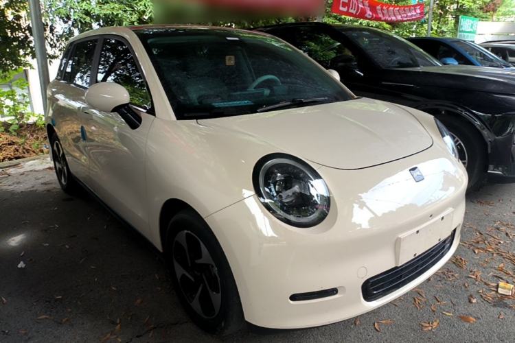 Used JAC Yiwei 3 2023 505km Air Front Right 45 Deg