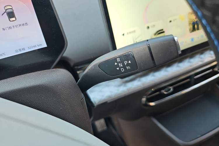 Used JAC Yiwei 3 2023 505km Pro Gear Lever