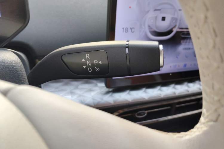 Used JAC Yiwei 3 2023 405km Air Gear Lever
