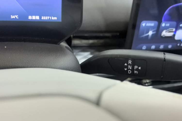 Used JAC Yiwei 3 2023 405km Air Gear Lever