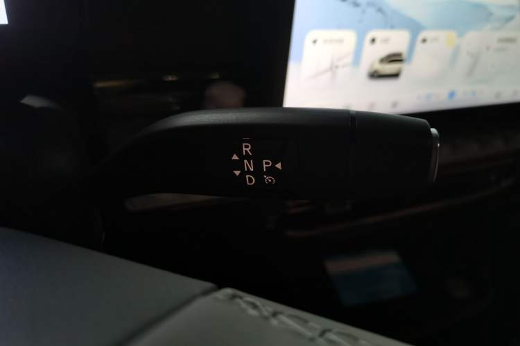 Used JAC Yiwei 3 2023 405km Air Gear Lever