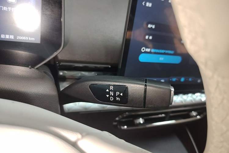 Used JAC Yiwei 3 2023 405km Air Gear Lever