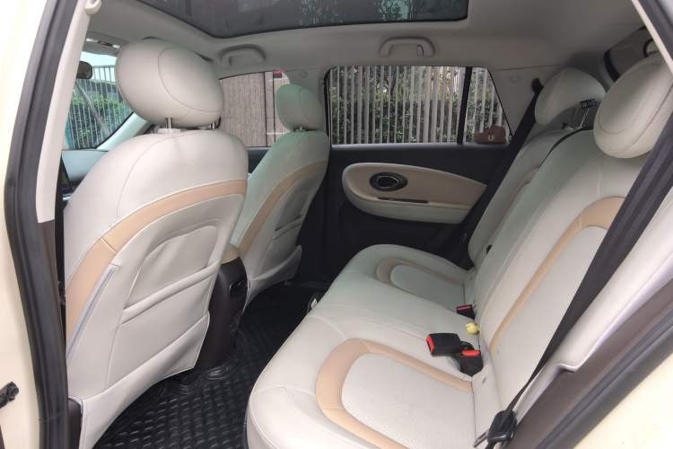 Used JAC Yiwei 3 2023 505km Pro Interior 1