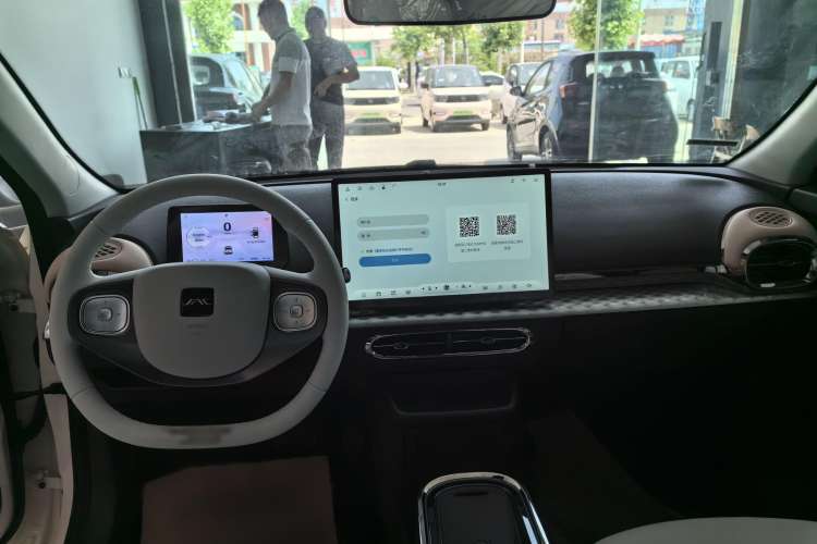 Used JAC Yiwei 3 2023 405km Pro Interior 1