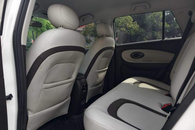 Used JAC Yiwei 3 2023 405km Lite Interior 2