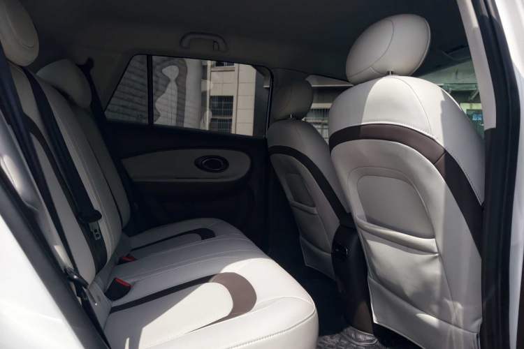 Used JAC Yiwei 3 2023 405km Lite Interior 4