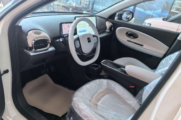 Used JAC Yiwei 3 2023 405km Pro Interior 5