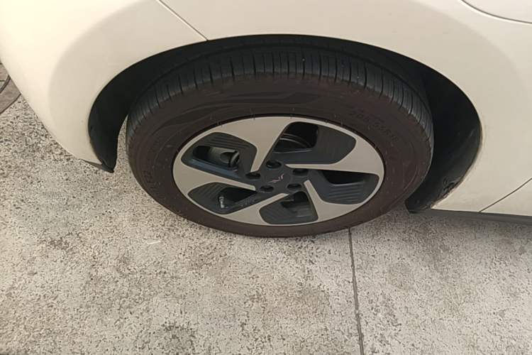 Used JAC Yiwei 3 2023 505km Air Left Front Wheel Hub