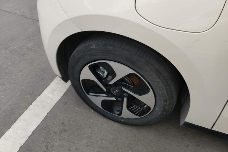 Used JAC Yiwei 3 2023 505 km Championship Edition Left Front Wheel Hub