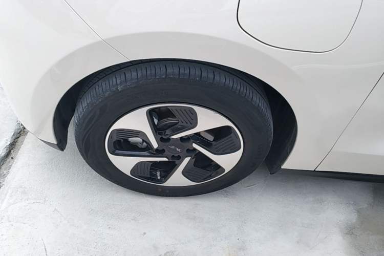 Used JAC Yiwei 3 2023 505km Air Left Front Wheel Hub