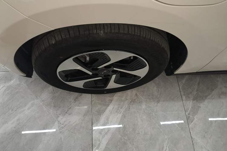 Used JAC Yiwei 3 2023 405km Air Left Front Wheel Hub