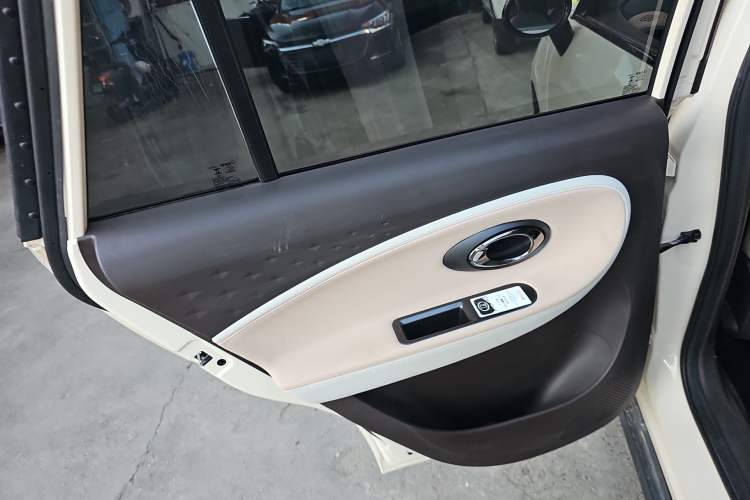 Used JAC Yiwei 3 2023 505km Pro Left Rear Door Interior