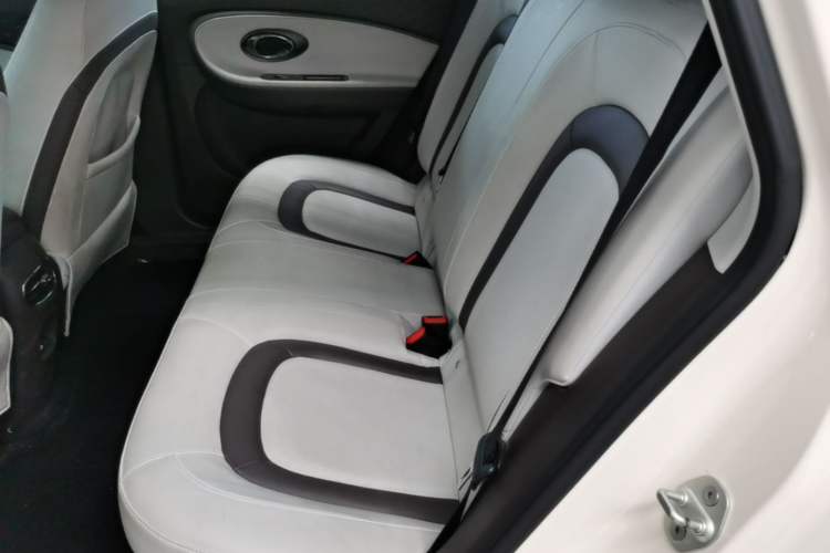 Used JAC Yiwei 3 2023 405km Air Left Rear Seat